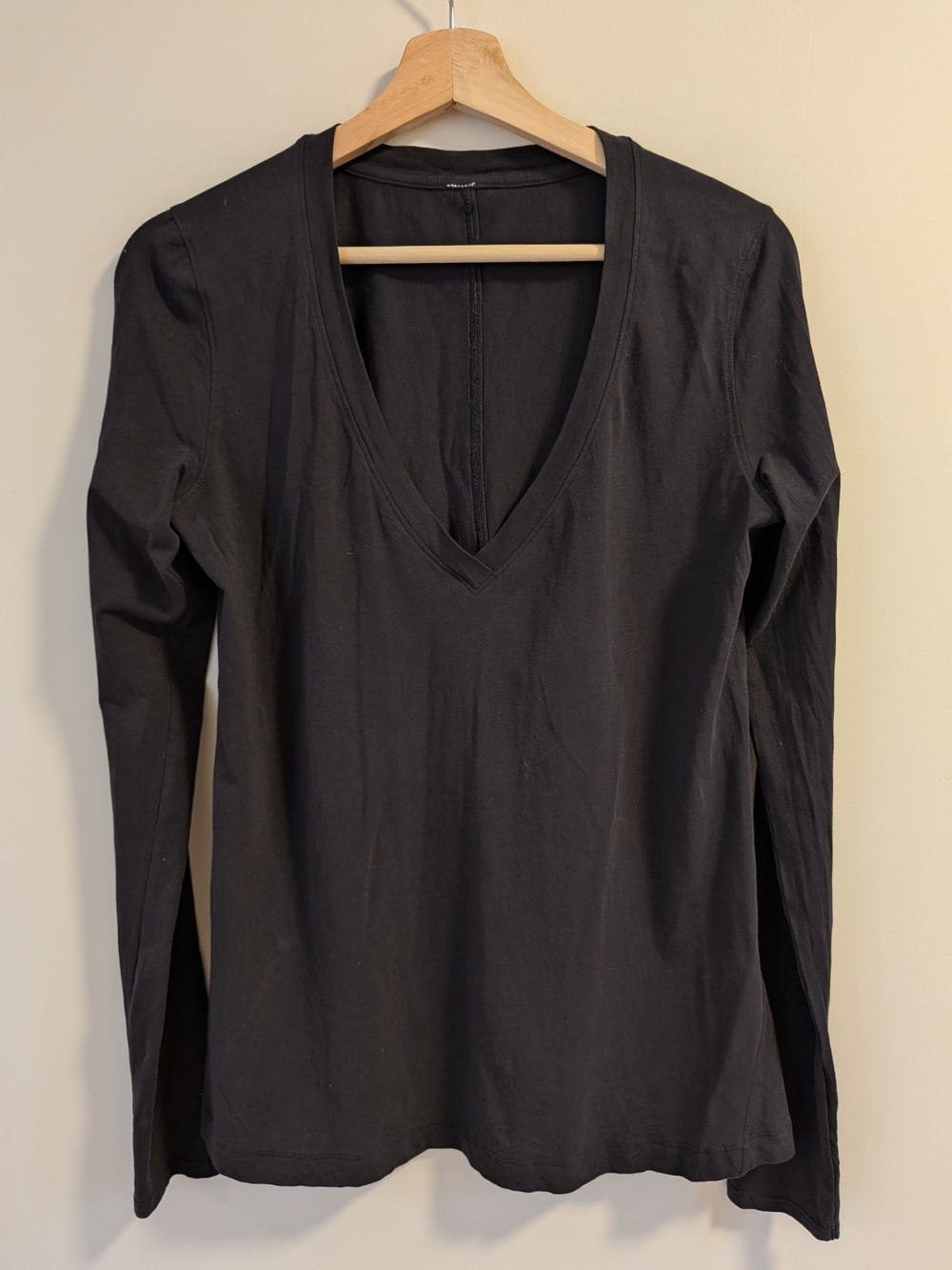 Lululemon Let Be Long Sleeve Deep V-Neck Tee Black